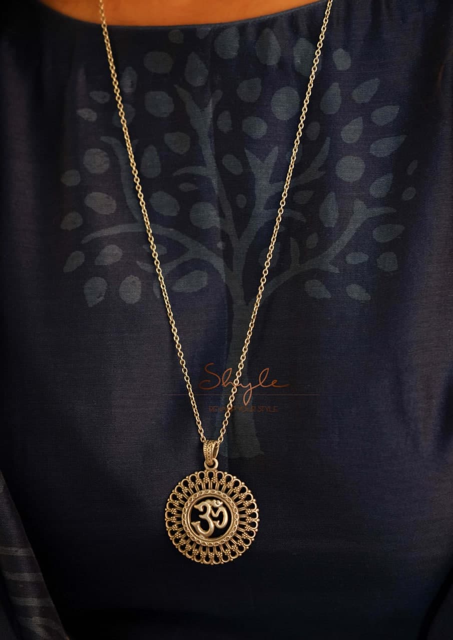 Moh Om Everyday Necklace