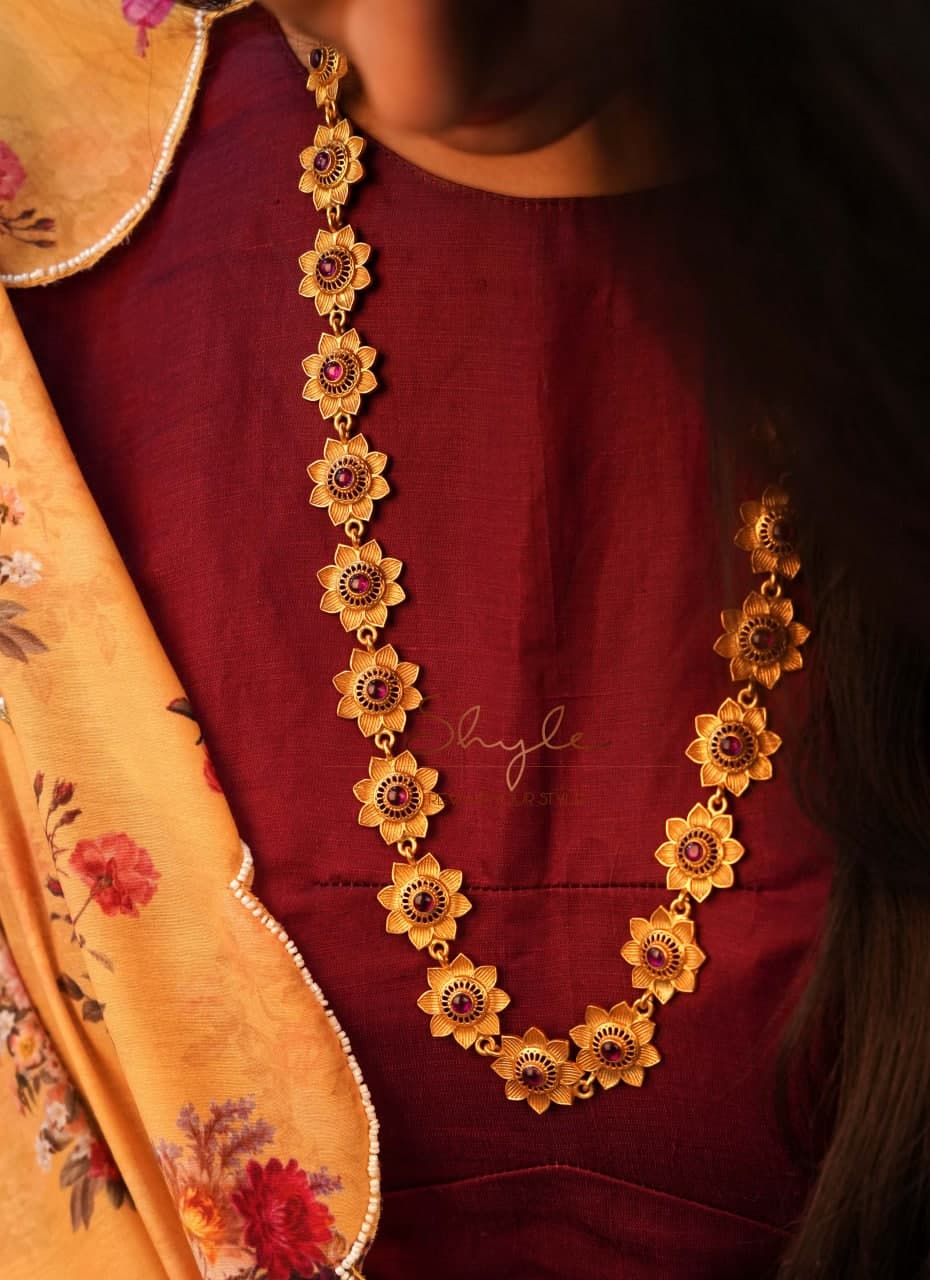 Adya Intricate Flower Versatile Gold Necklace Set