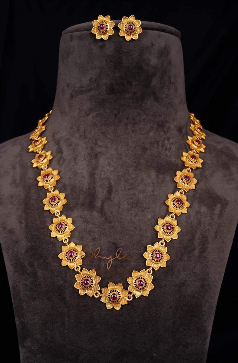 Adya Intricate Flower Versatile Gold Necklace Set