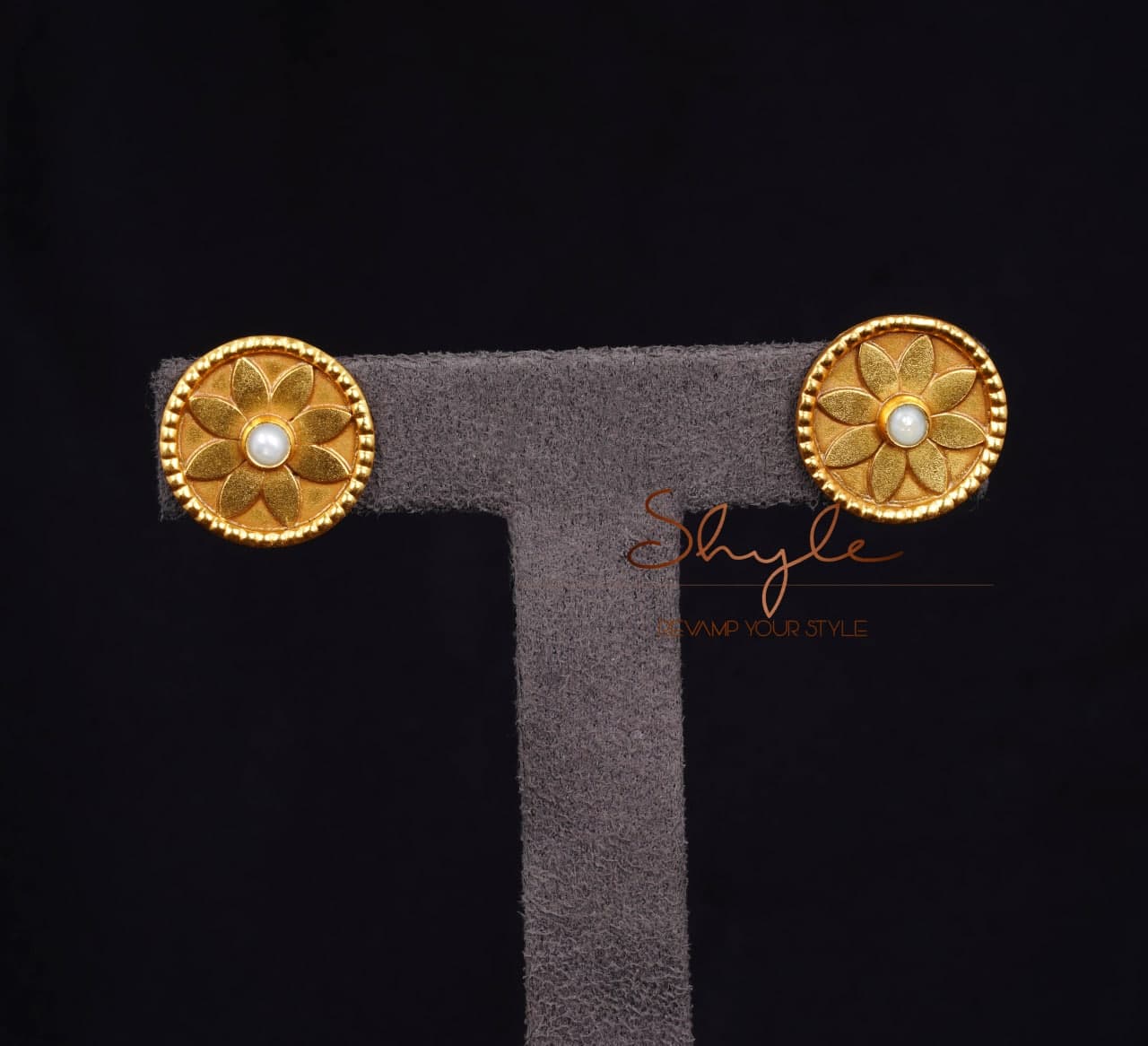 Mizoya flower Motif Versatile Gold Studs