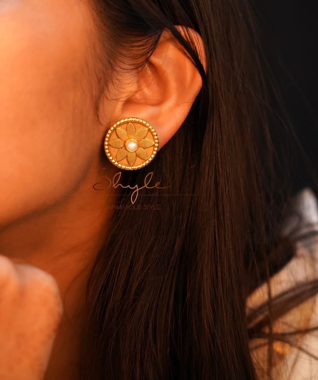Mizoya flower Motif Versatile Gold Studs