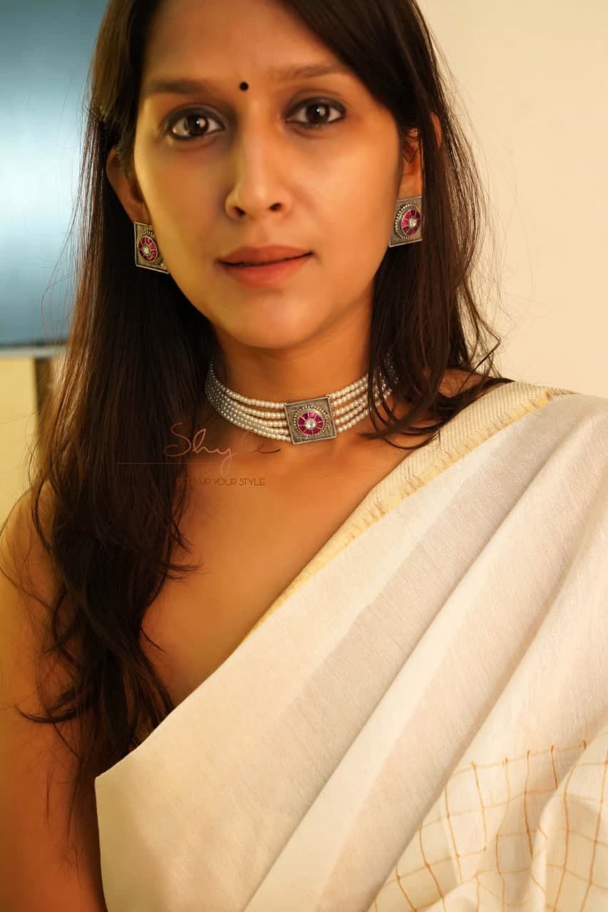 Essence Square Motif Kundan Pearl Statement Choker Set