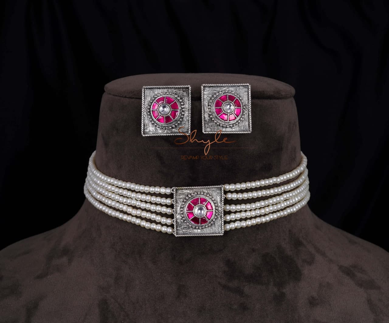 Essence Square Motif Kundan Pearl Statement Choker Set