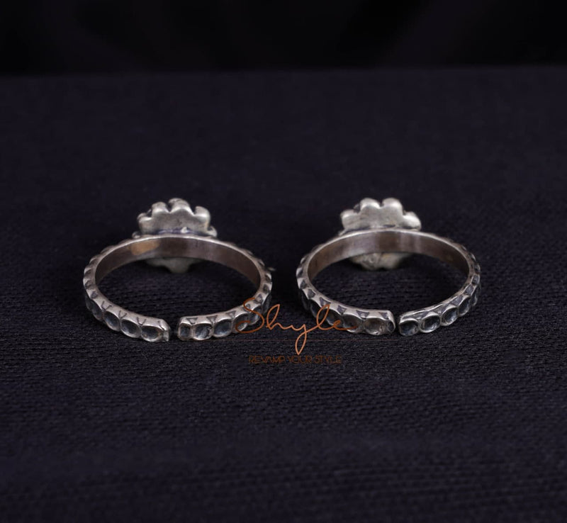 Moh Layered Flower Toe Ring