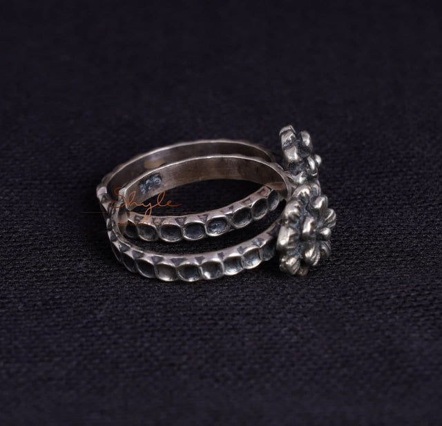 Moh Layered Flower Toe Ring