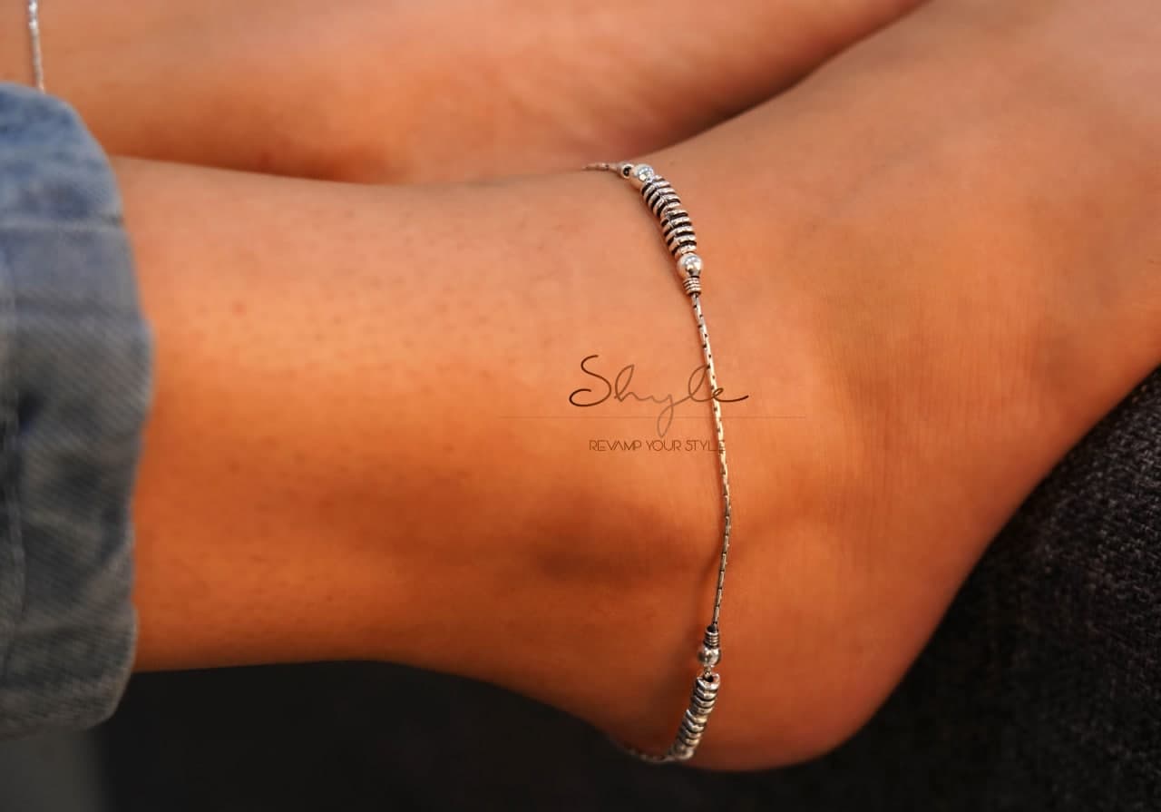Moh Intricate Fine Everyday Anklet Pair