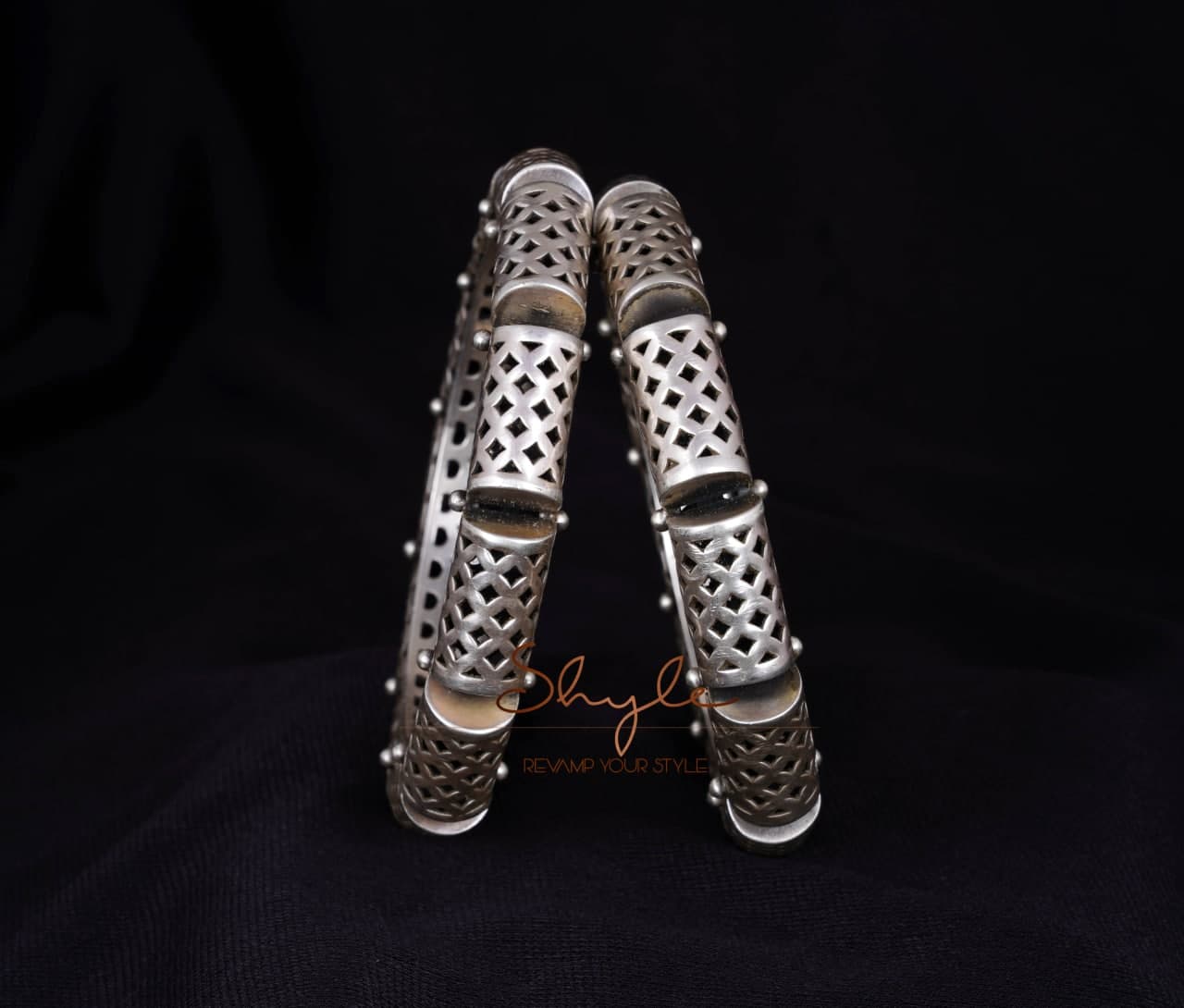 Tattva Intricate Jharonkha Statement Kada