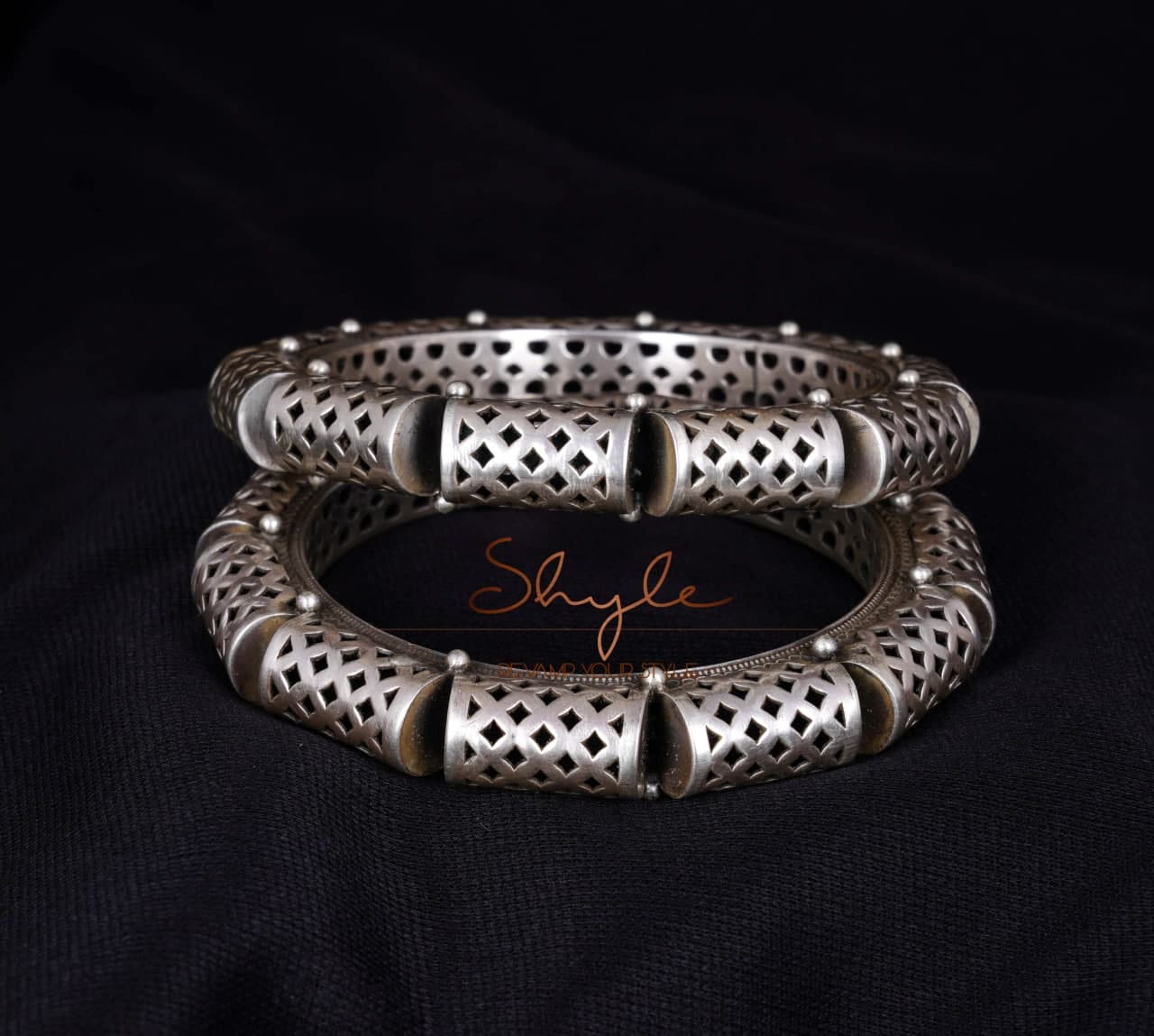 Tattva Intricate Jharonkha Statement Kada