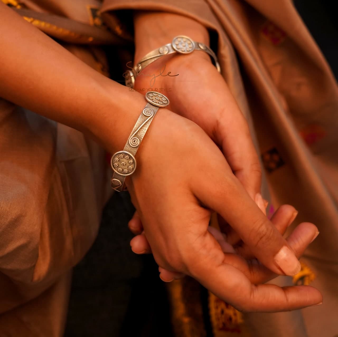 Mizoya Intricate Tribal Inspired Textured Bangle