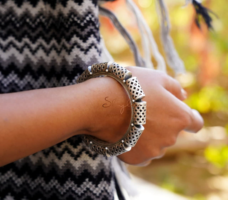 Tattva Intricate Jharonkha Statement Kada