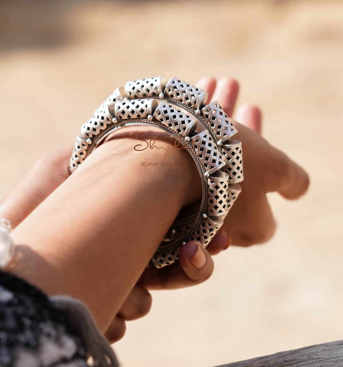 Tattva Intricate Jharonkha Statement Kada