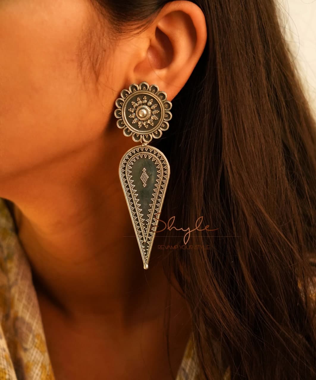 Mizoya Intricate Classic Drop Earrings