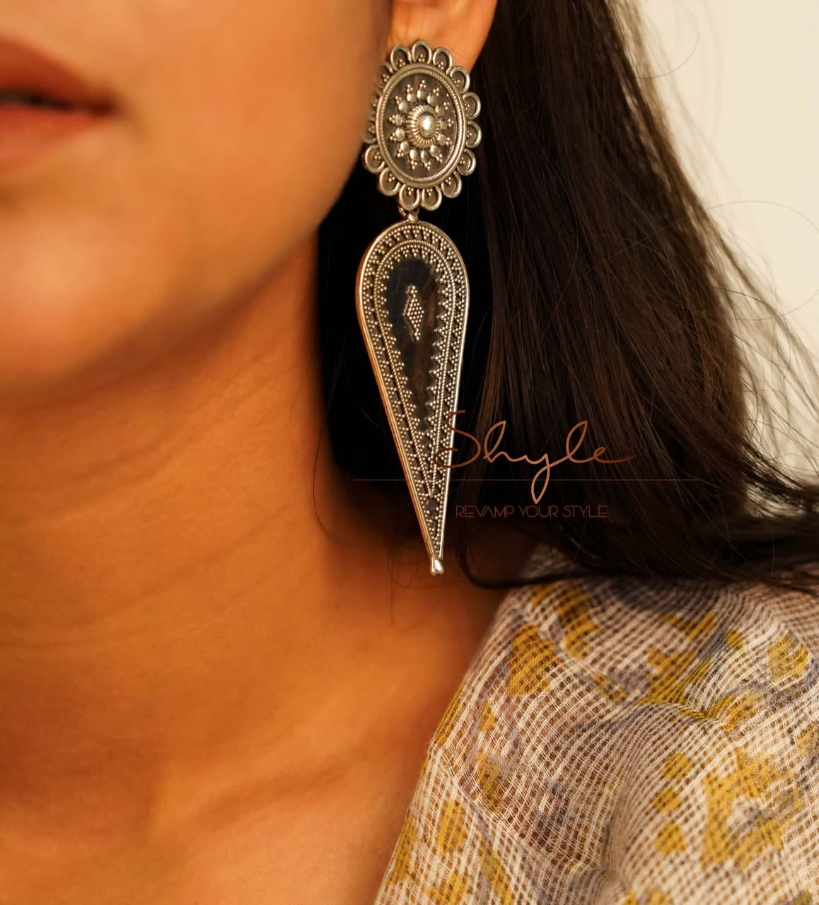 Mizoya Intricate Classic Drop Earrings