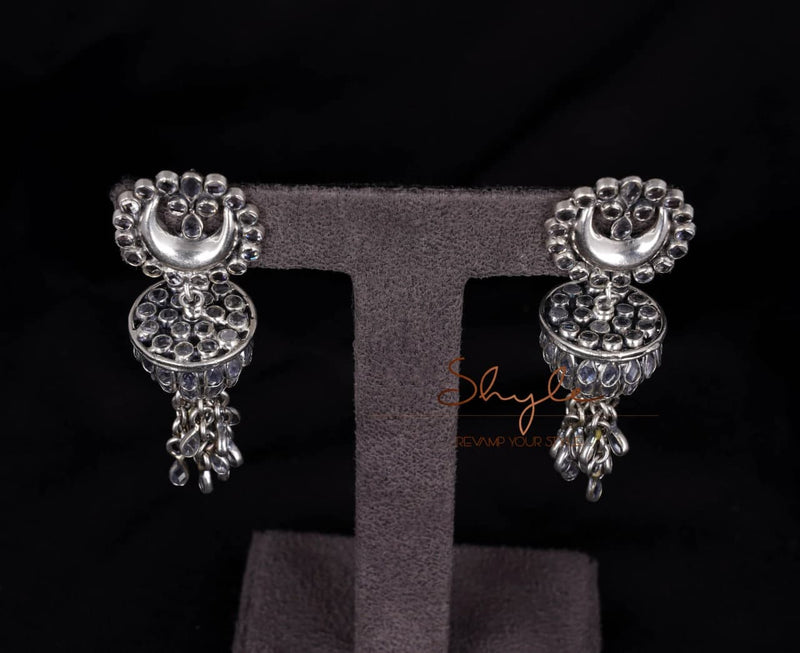 Essence Scintillating Dangling Earrings
