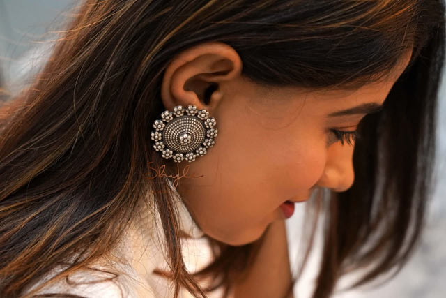 Mizoya Intricate Mini Flower Bordered Studs