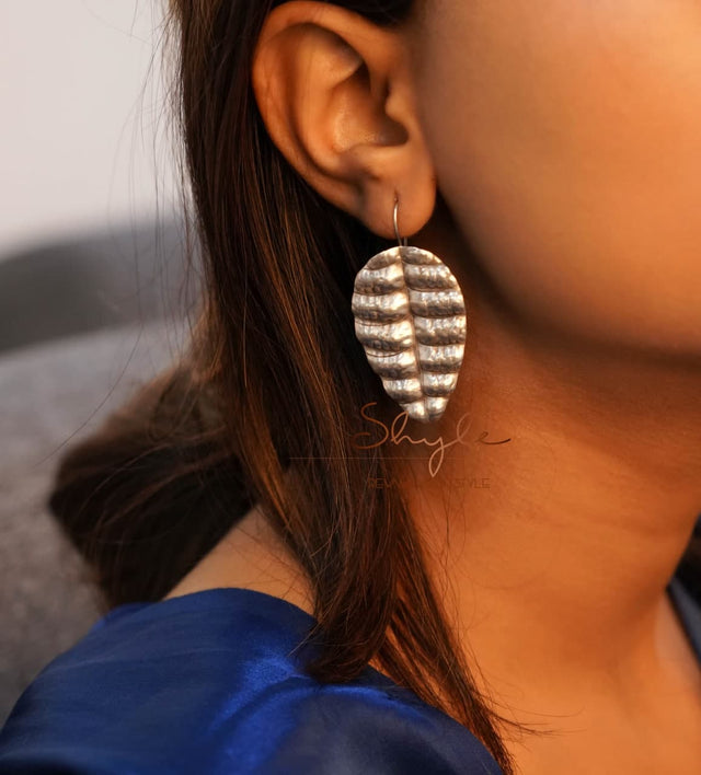 Adya Sookha Patta Necklace Set