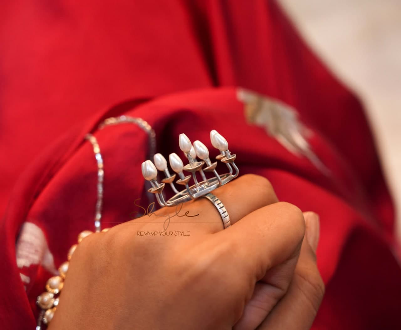 Anvaya Scintillating Lamp Statement Ring