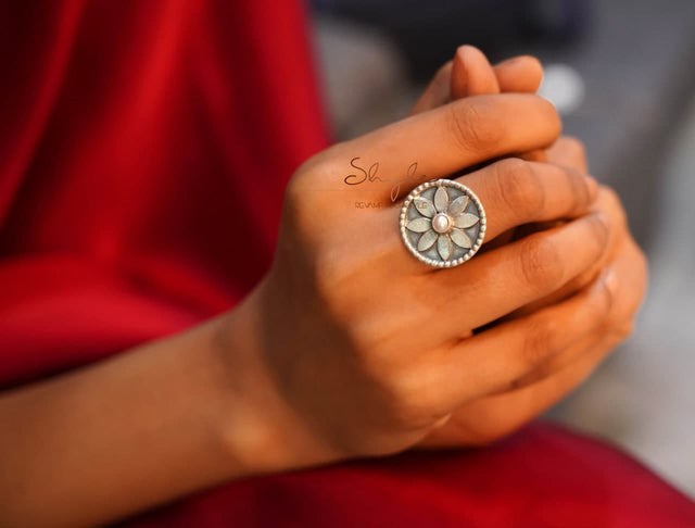 Mizoya Flower Motif Versatile Ring