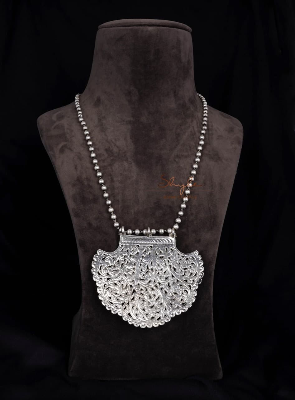 Mizoya Chitai Carved Grand Necklace