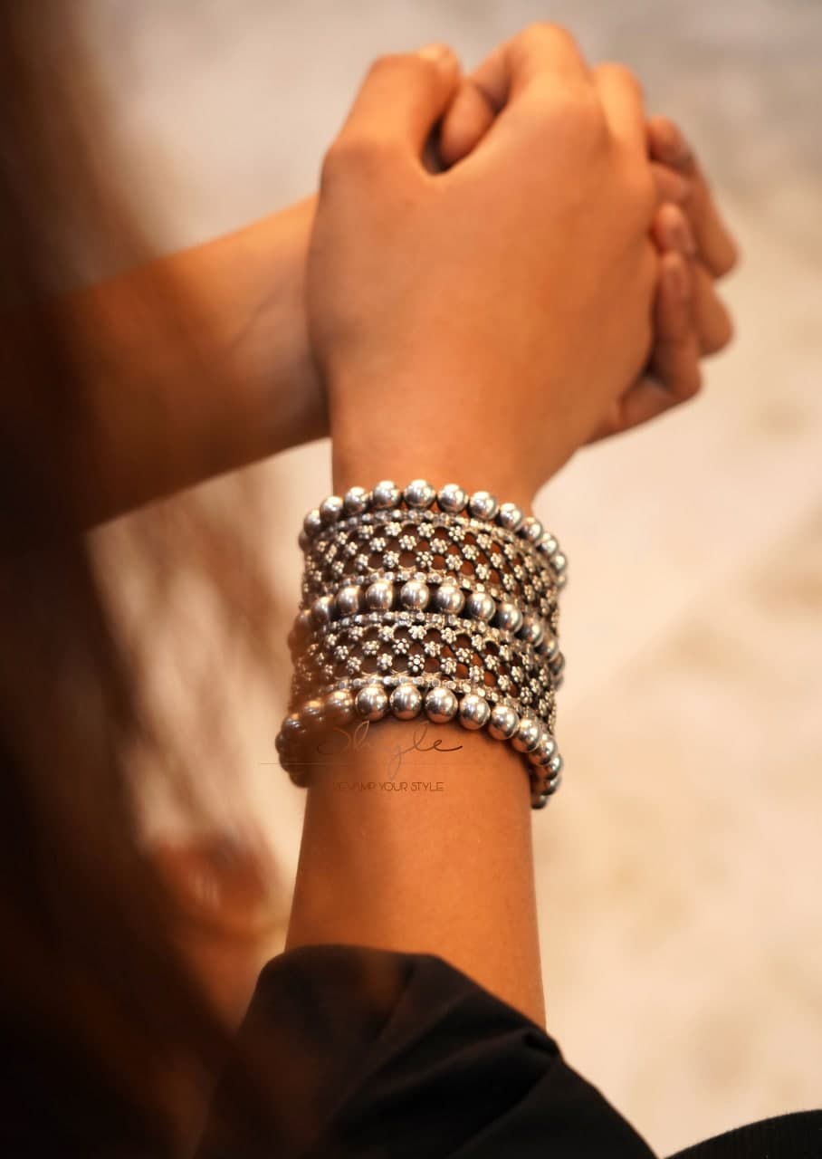 Tattva Intricate Flower Motif Jugalbandi Ball Kada