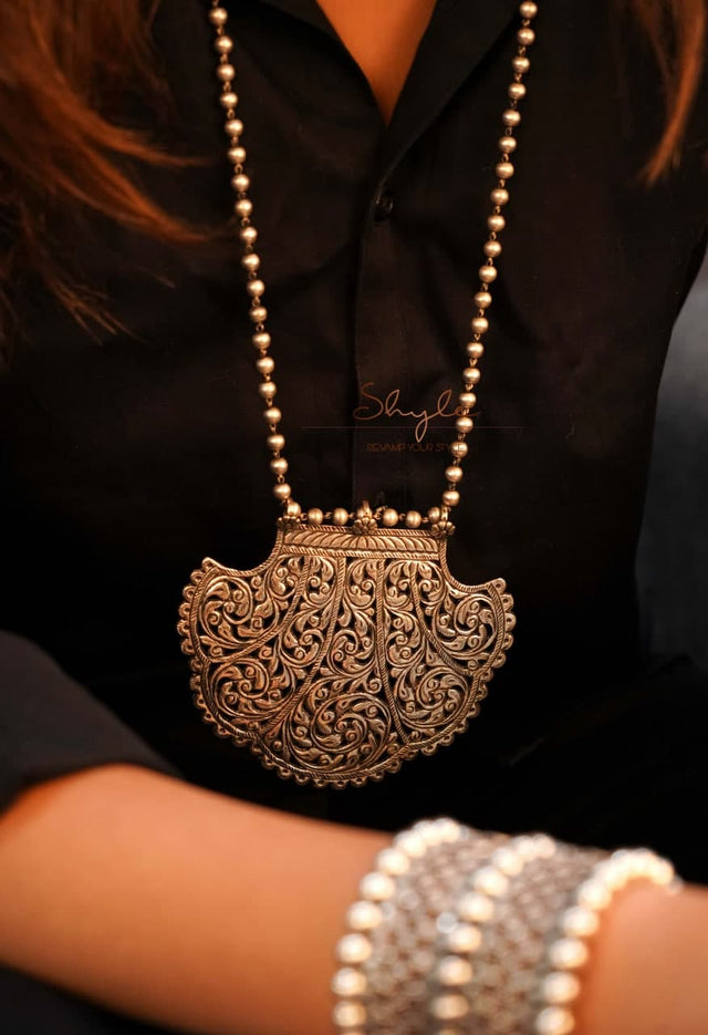 Mizoya Chitai Carved Grand Necklace