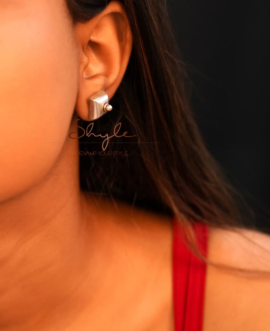 Moh Fine Square Studs