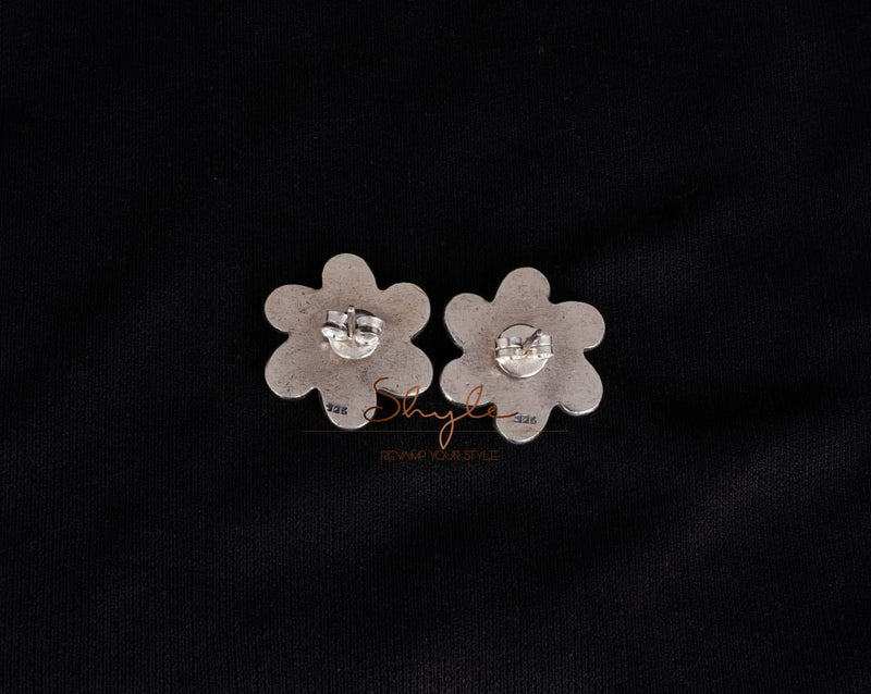 Adya Embossed Flower Versatile Stud Earring