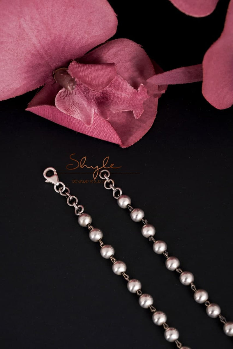 925 pure silver detailed chitai ball classic necklace, close-up