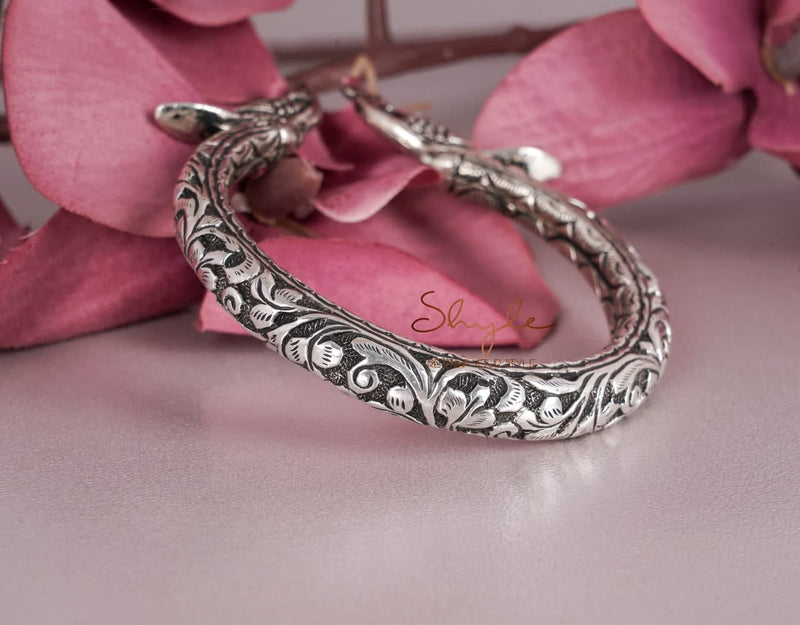 Tattva Dual Parrot Motif Chitai Classic Kada