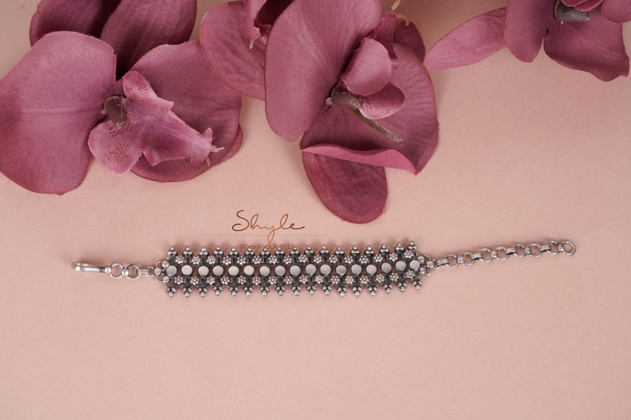 Moh Intricate Sadabahaar Bracelet