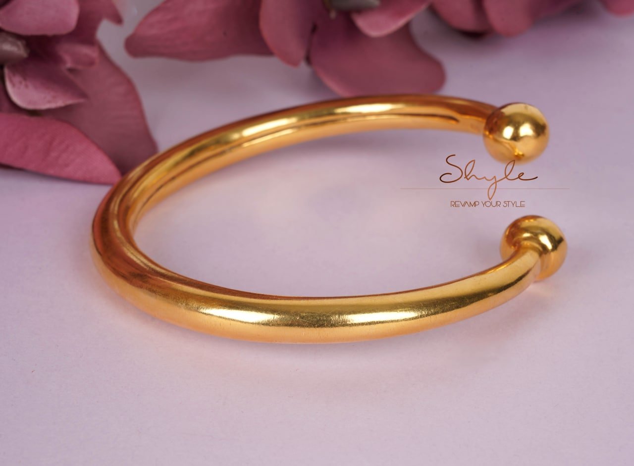 Moh Fine Timeless Gold Ball Kada