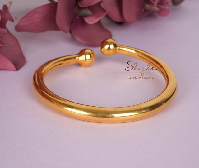 Moh Fine Timeless Gold Ball Kada