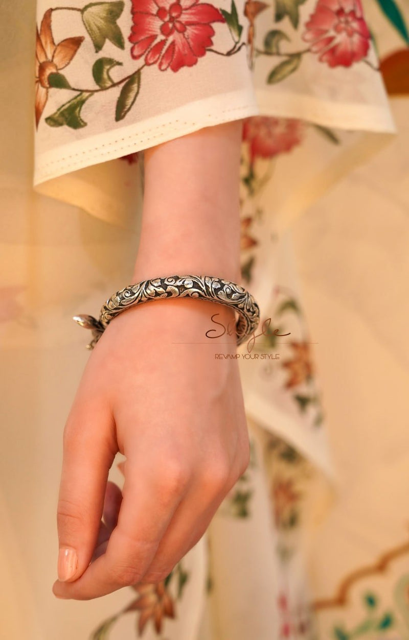 Tattva Dual Parrot Motif Chitai Classic Kada