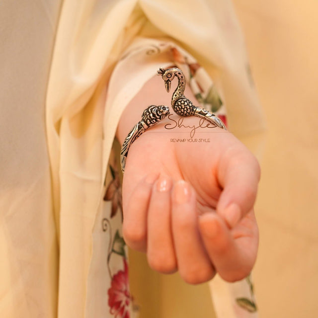 Tattva Chitai Peacock Lion Motif Classic Kada