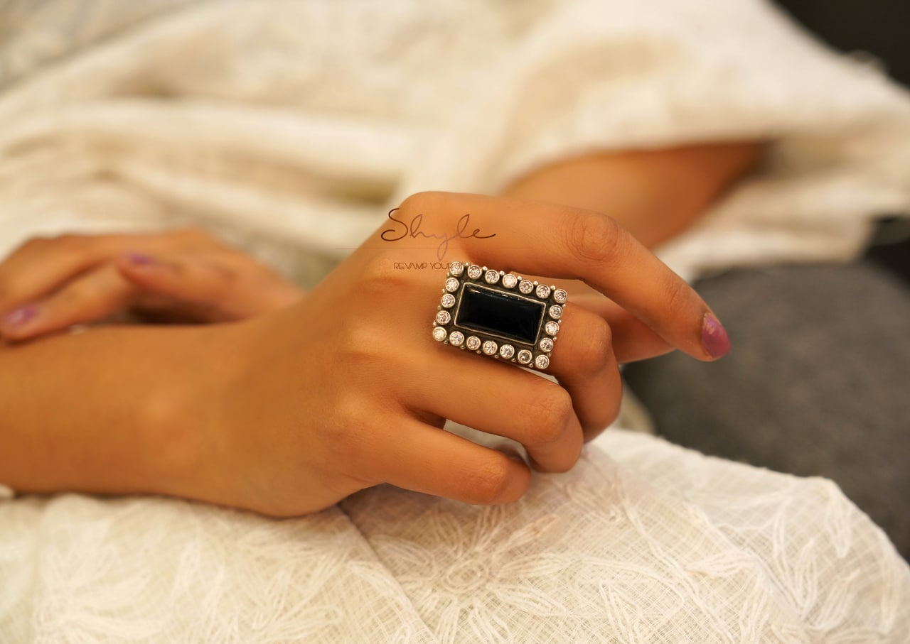 Essence Black Jadau Cocktail Ring