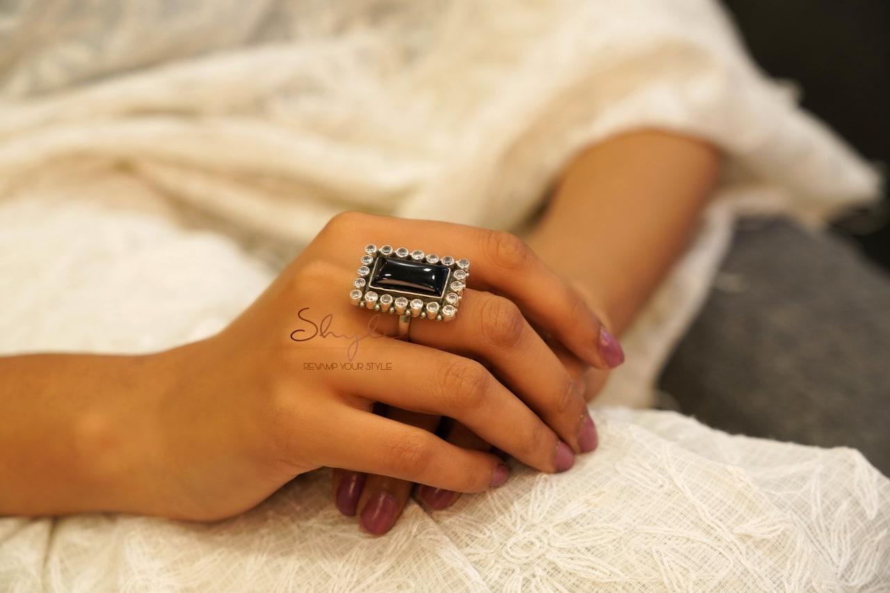 Essence Black Jadau Cocktail Ring