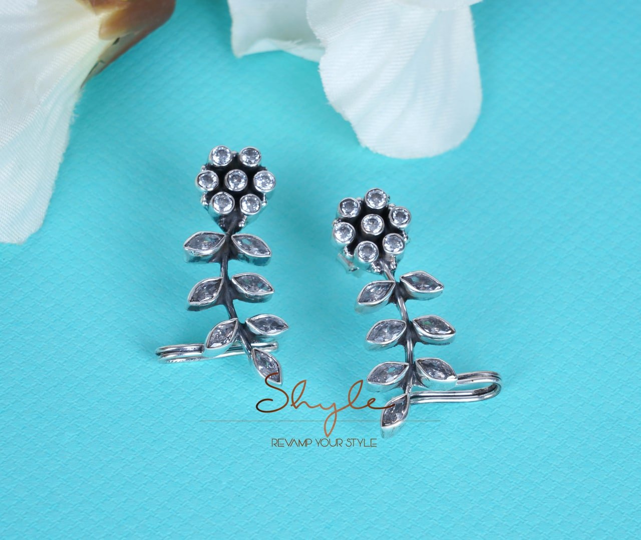 Adya Mini Flower Leaf Zircon Ear Cuff