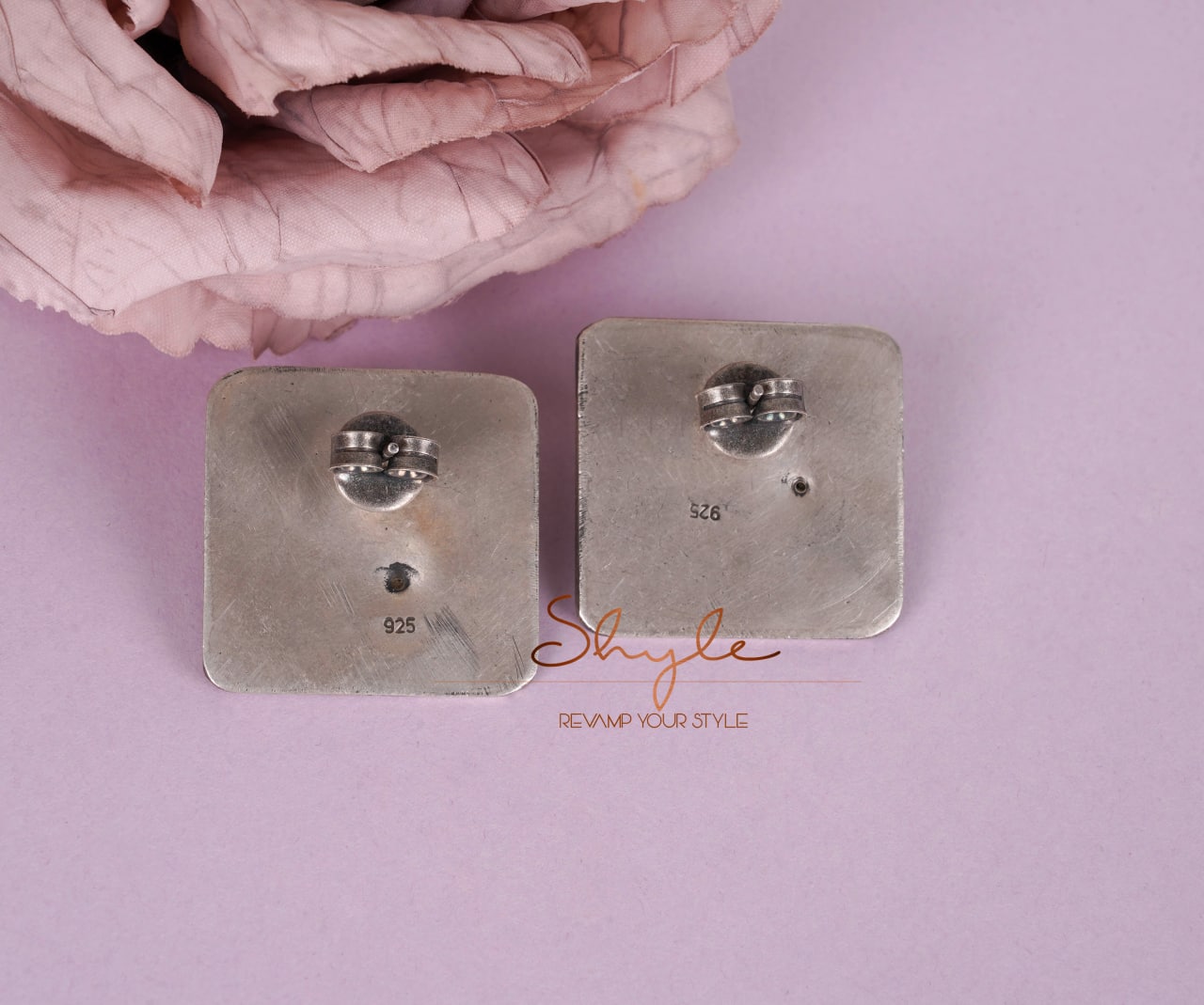 Tattva Detailed Embossed Classic Earring