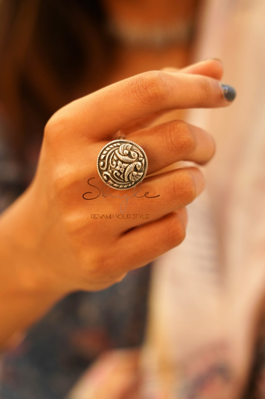 Adya Peacock Motif Embossed Versatile Ring
