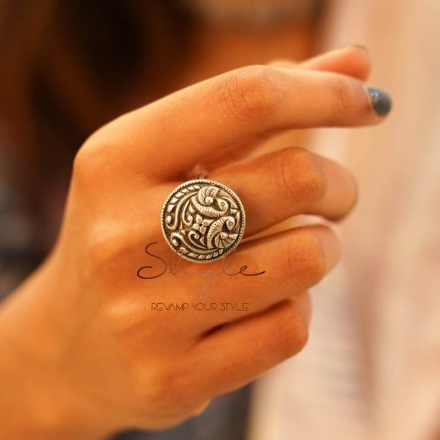 925 pure silver peacock motif embossed versatile ring