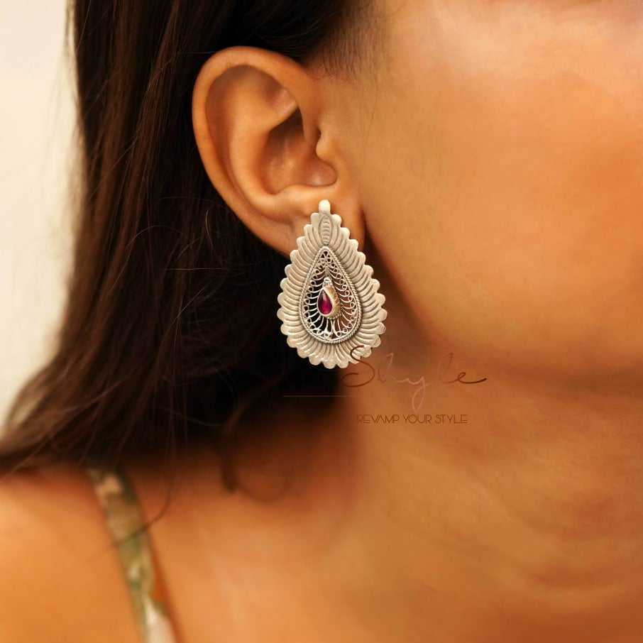 Mizoya Statement Drop Stud Earring