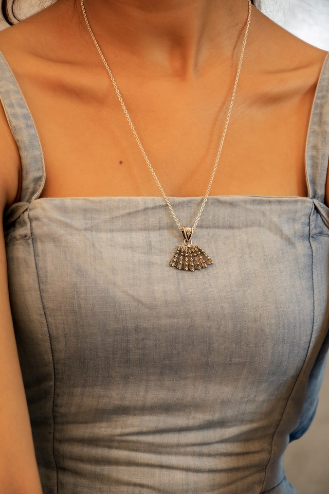 Moh Intricate Pankhi Pendant