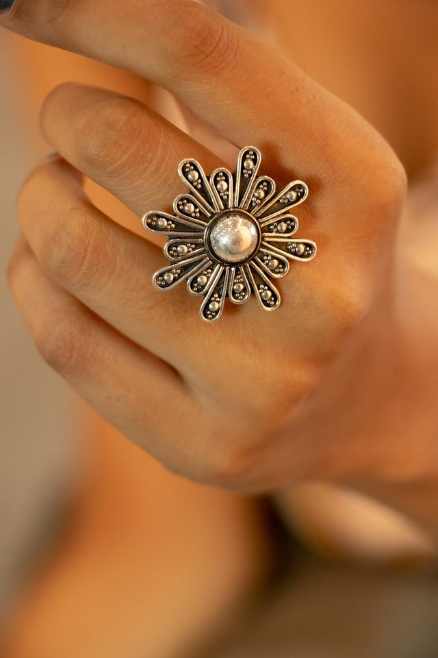 Mizoya Intricate Flower Ring