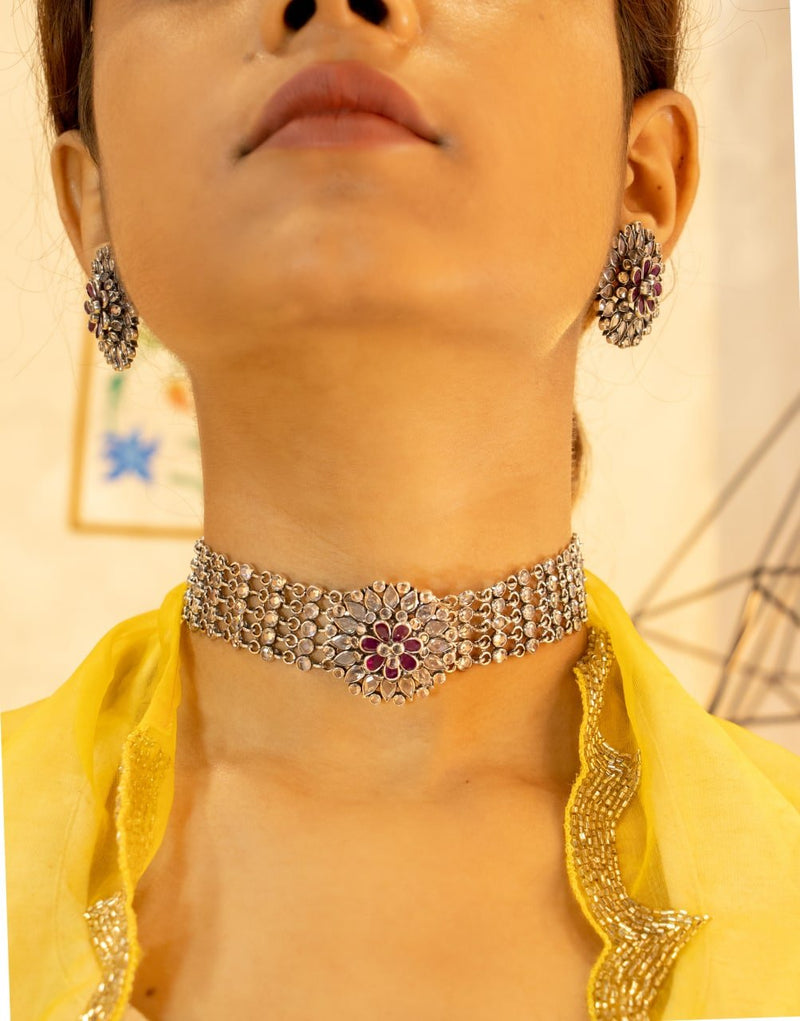 Essence flower Motif Scintillating Choker Set