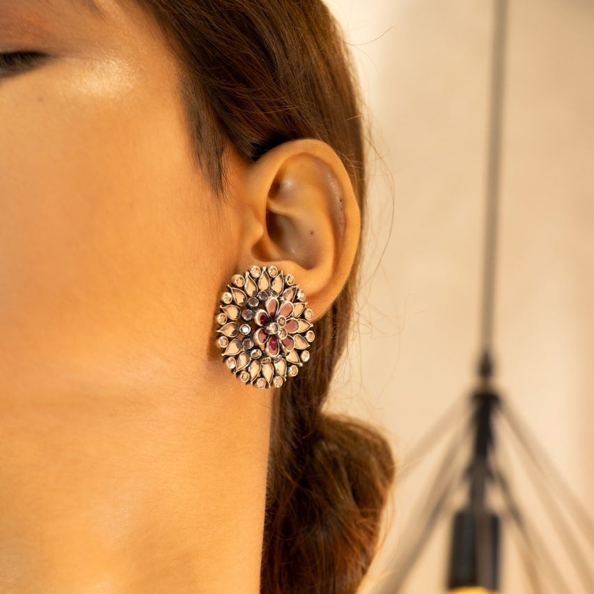 Essence flower motif Scintillating Stud Earring