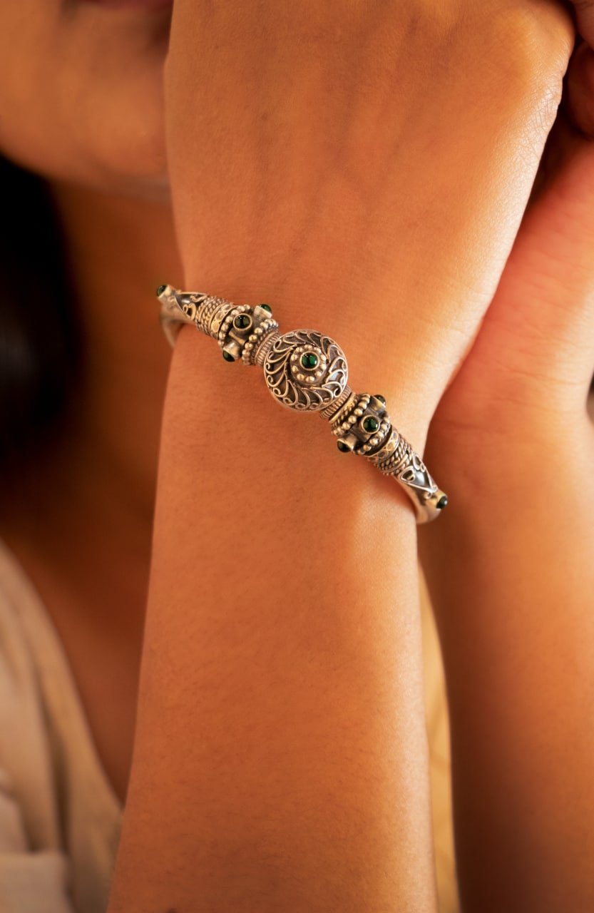 Tattva Rawa Detailed Vintage Inspired Classic Kada