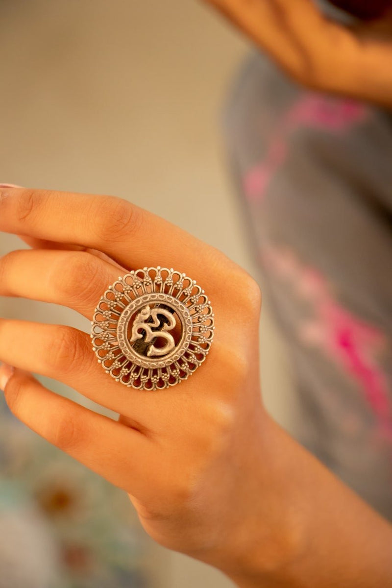 Moh Om Statement Classic Ring