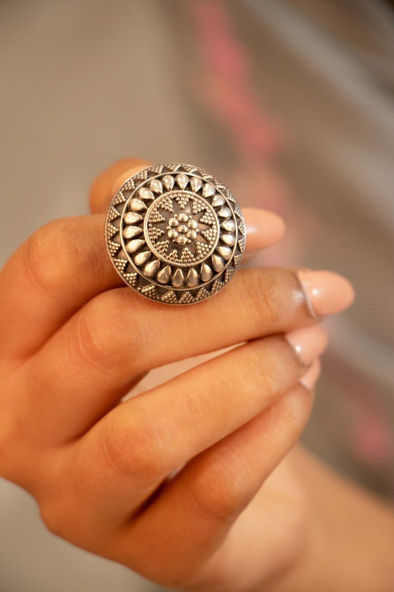 Mizoya Intricate Daana Detailed Circular Ring