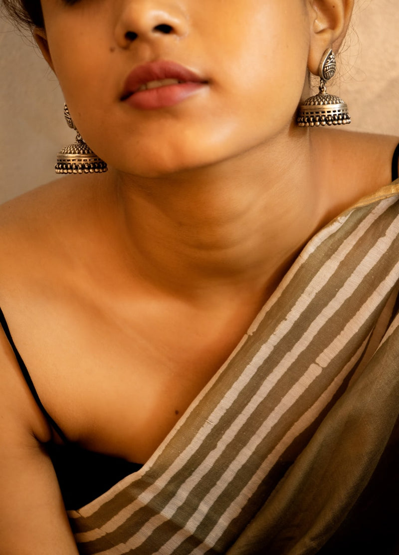 Mizoya Intricate Classic Sadabahaar Jhumka