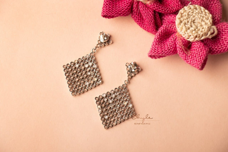 Essence Scintillating Drop Versatile Earring